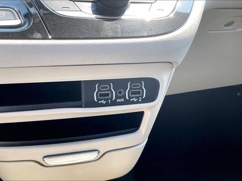 Used 2023 Chrysler Voyager LX FWD image 16