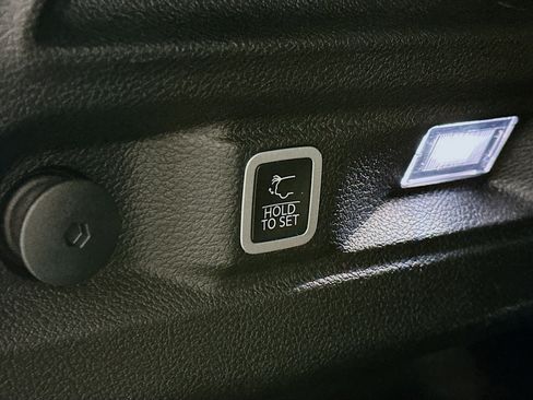 Used 2023 Jeep Grand Cherokee L Altitude image 31