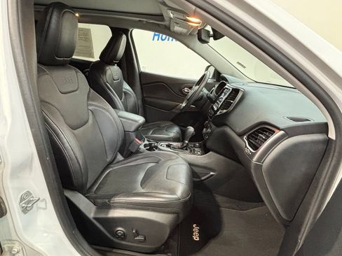 Used 2019 Jeep Cherokee Limited AWD/4WD image 35