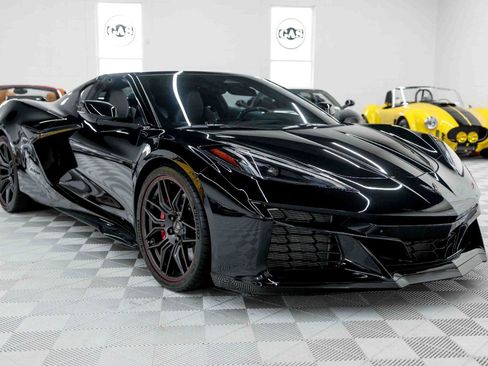 Used 2024 Chevrolet Corvette Z06 w/ Stealth Interior Trim Package RWD image 6