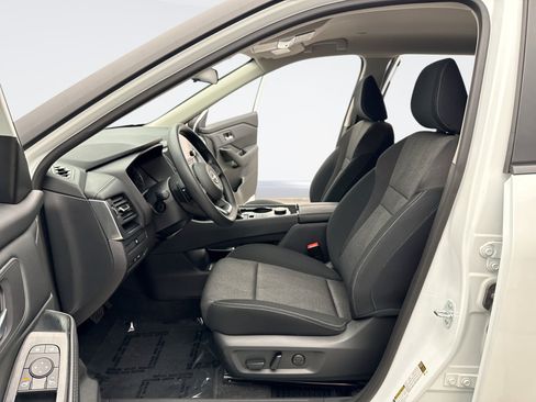 Used 2024 Nissan Rogue SV AWD/4WD image 11