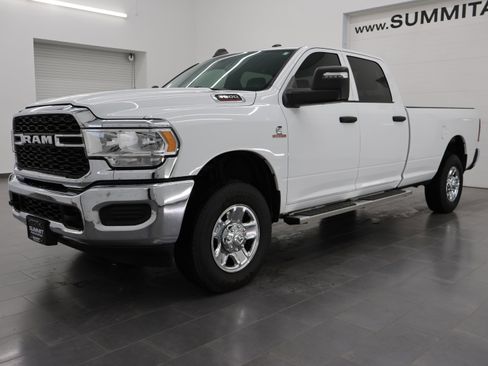Used 2024 RAM 3500 Tradesman w/ Chrome Appearance Group image 7