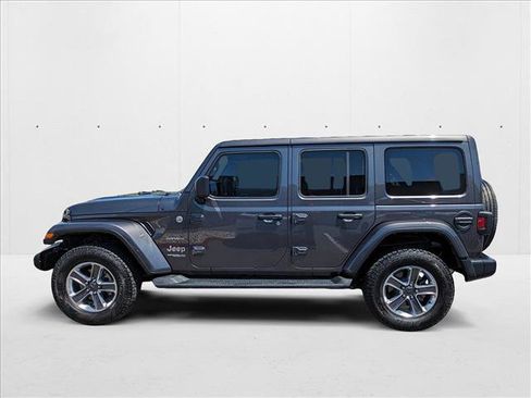 Used 2022 Jeep Wrangler Unlimited Sahara image 9