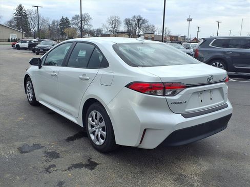 Used 2024 Toyota Corolla LE image 29
