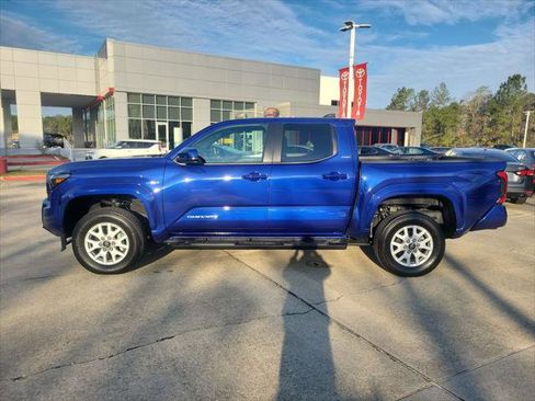 Certified 2025 Toyota Tacoma SR5 image 2