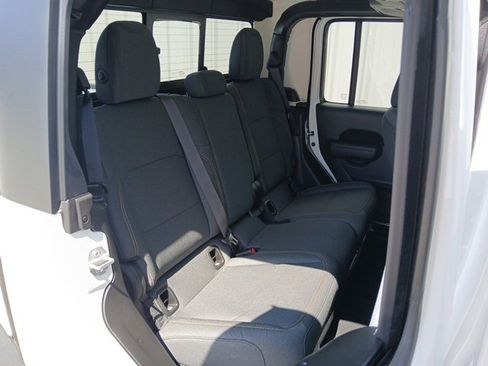 New 2025 Jeep Gladiator Sport image 22