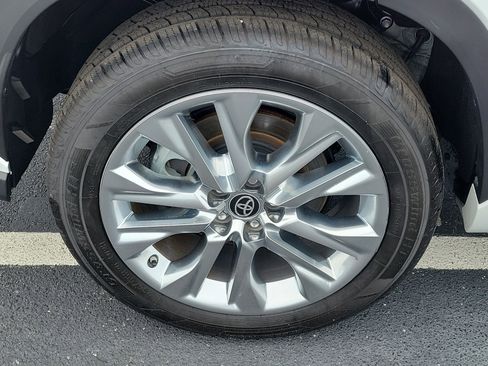 Used 2023 Toyota Highlander Limited image 10