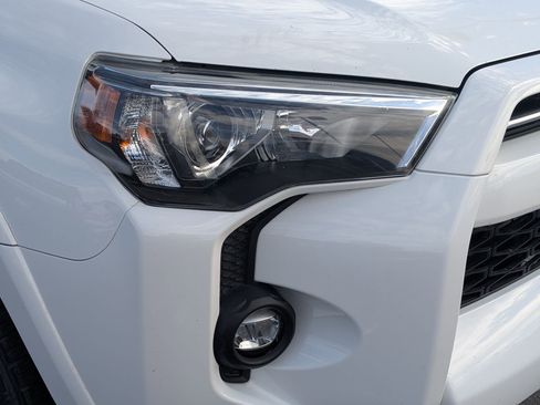 Used 2021 Toyota 4Runner SR5 image 12