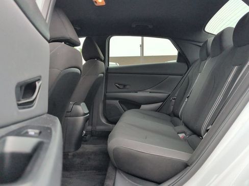 Certified 2025 Hyundai Elantra Sport FWD image 10