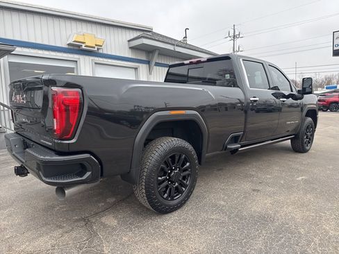 Used 2023 GMC Sierra 3500 Denali w/ Denali Black Diamond Edition AWD/4WD image 7