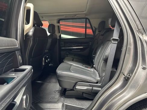 Used 2018 Ford Expedition Platinum RWD image 15