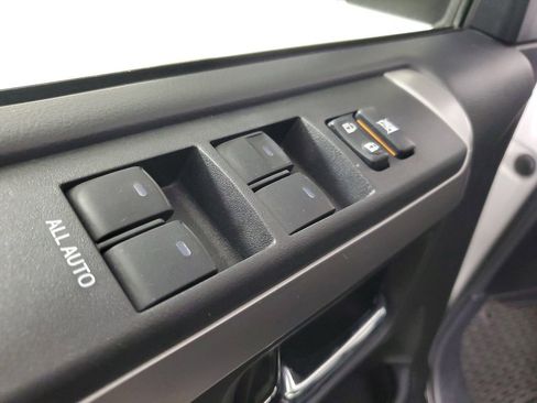 Used 2018 Toyota 4Runner SR5 RWD image 18