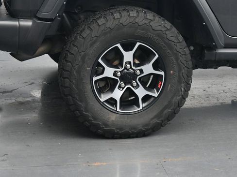 Used 2022 Jeep Wrangler Unlimited Rubicon w/ LED Lighting Group AWD/4WD image 10