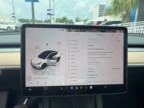 Used 2024 Tesla Model Y Long Range AWD/4WD image 20