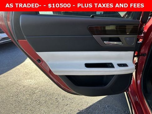Used 2016 Jaguar XF S image 13