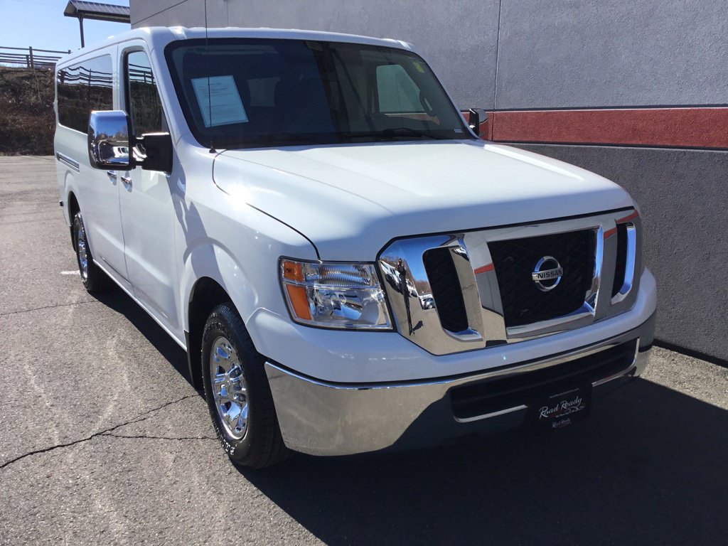 Used 2015 Nissan NV 3500 SV w/ Technology Package RWD image 2