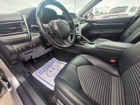 Used 2022 Toyota Camry SE w/ Convenience Package FWD image 17