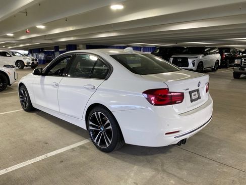 Used 2018 BMW 330i xDrive Sedan AWD/4WD image 3