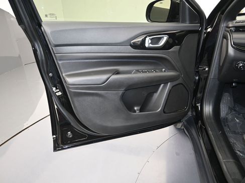 New 2026 Jeep Compass Latitude AWD/4WD image 10