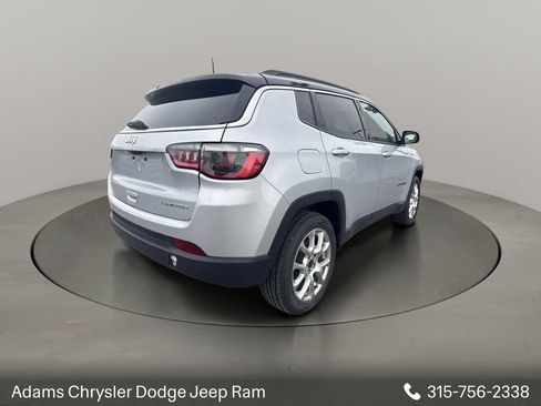 Used 2025 Jeep Compass Limited AWD/4WD image 7
