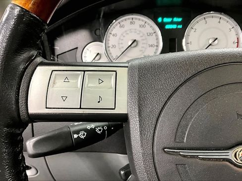 Used 2005 Chrysler 300 C w/ Navigation & Sound Group II RWD image 23