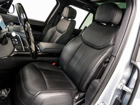 Used 2023 Land Rover Range Rover SE image 19