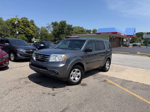 Used 2012 Honda Pilot LX image 2