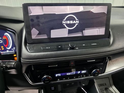 Used 2025 Nissan Rogue Platinum AWD/4WD image 12