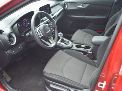 Used 2022 Kia Forte LXS FWD image 7
