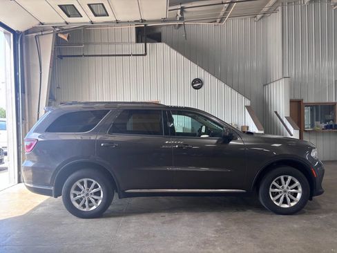 Used 2021 Dodge Durango SXT AWD/4WD image 2