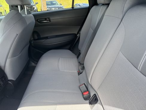 Used 2024 Toyota Corolla Cross AWD Hybrid w/ Moonroof Package image 13