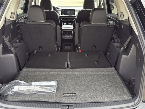 New 2025 Volkswagen Atlas SEL Premium R-Line image 8