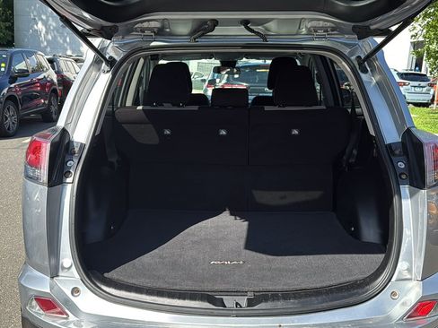 Used 2017 Toyota RAV4 XLE AWD/4WD image 26