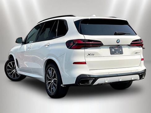 Used 2024 BMW X5 xDrive40i w/ Executive Package AWD/4WD image 4