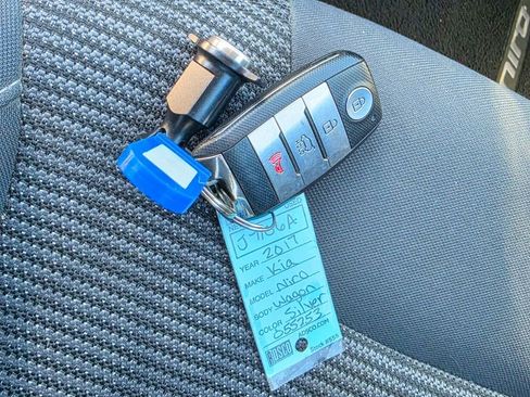 Used 2017 Kia Niro LX FWD image 24