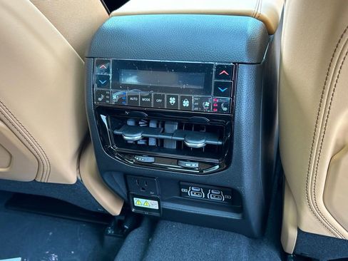 New 2025 Jeep Grand Cherokee L Summit AWD/4WD image 33