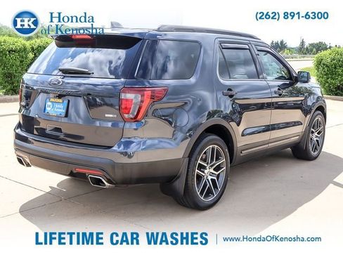 Used 2017 Ford Explorer Sport w/ Equipment Group 401A AWD/4WD image 5