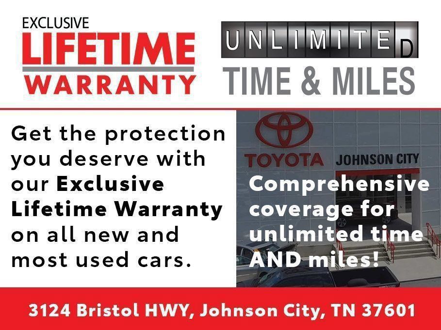 Used 2024 Chrysler Pacifica Touring-L FWD image 31