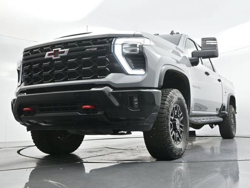 Used 2025 Chevrolet Silverado 2500 ZR2 w/ Technology Package AWD/4WD image 48