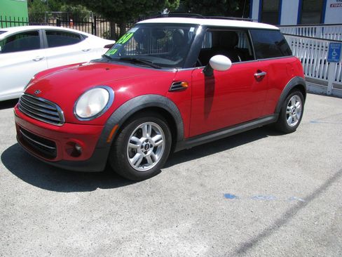 Used 2012 MINI Cooper Hardtop FWD image 2