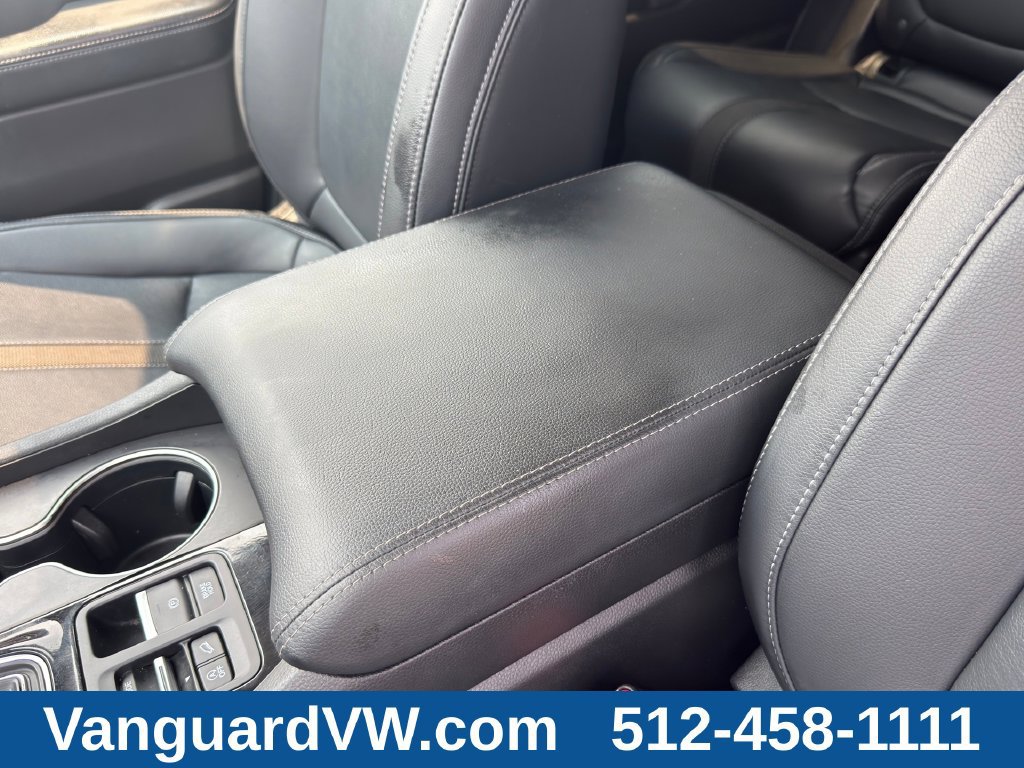 Used 2023 Honda Pilot Touring image 12