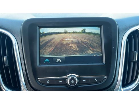 Used 2018 Chevrolet Equinox LT FWD image 24