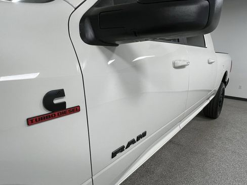 Used 2024 RAM 3500 Laramie w/ Night Edition image 17