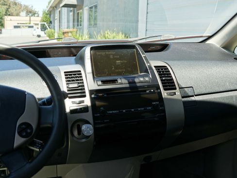 Used 2007 Toyota Prius FWD image 39