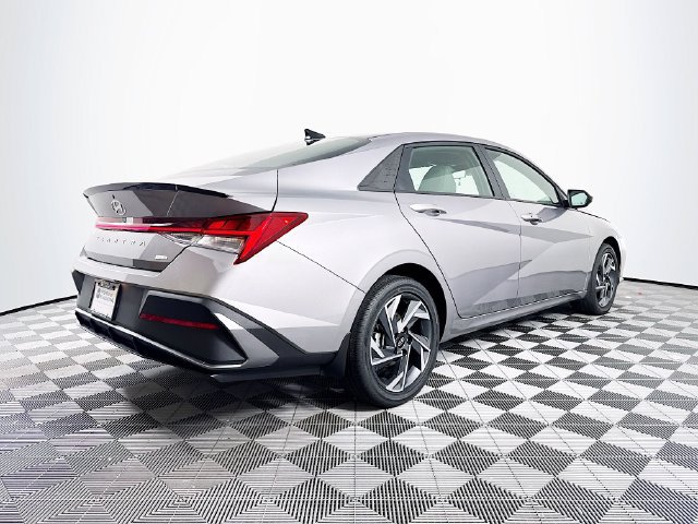 New 2025 Hyundai Elantra SEL FWD image 6