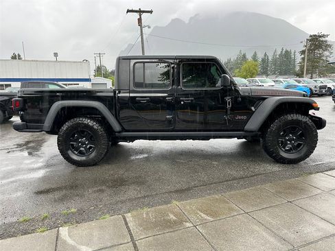 Used 2023 Jeep Gladiator Rubicon w/ Cold Weather Group image 5
