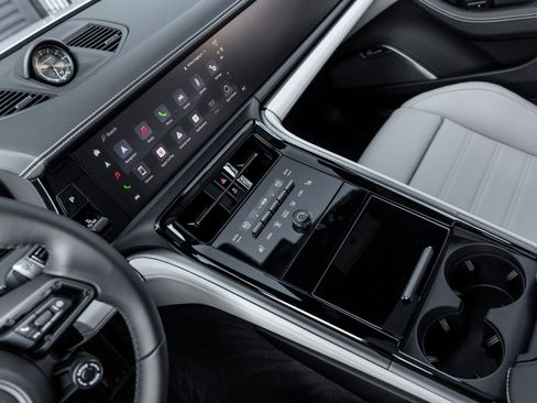 New 2026 Porsche Panamera GTS AWD/4WD image 34