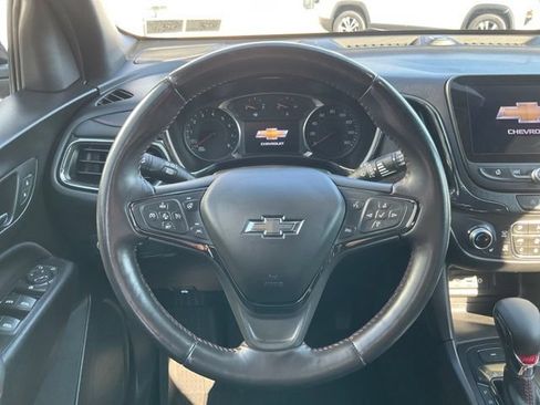 Used 2022 Chevrolet Equinox RS w/ Infotainment Package AWD/4WD image 3