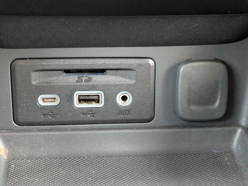 Certified 2024 GMC Terrain SLT image 31