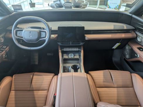 New 2026 Lincoln Nautilus Reserve image 13